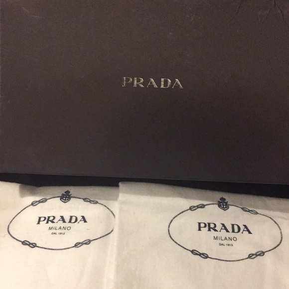 AUTHENTIC PRADA SHOE -PATENT LEATHER WHITE £ BLACK - Picture 8 of 8